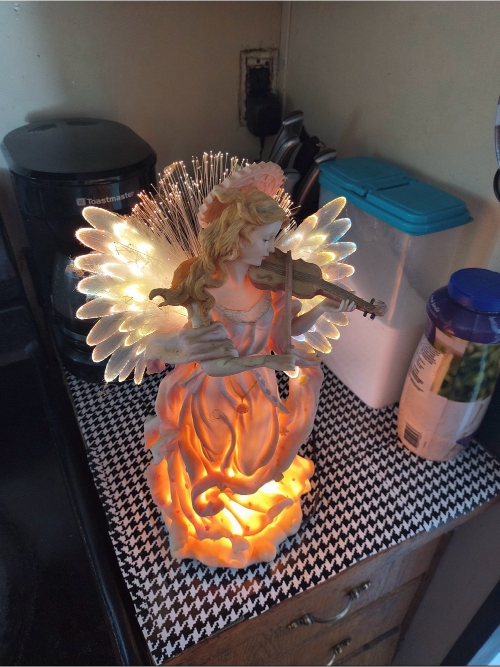 Illuminated Angel Violinist Figurine in Cream and Gold -